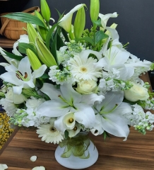 Karışık Beyaz Çiçeklerden Şahane Arajman